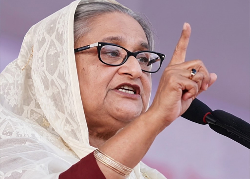 ‘ভয় আমার দায়িত্ব নির্ধারণ করে না’ ঝুঁকি নিয়েই দেশে ফেরার ঘোষণা শেখ হাসিনার: ত্যাগী কর্মীদের আশা বনাম পলাতক নেতাদের কৌশল