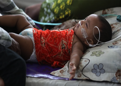 আলোর পথযাত্রী ছোট্ট প্রাণগুলোর আকুতি: হামের থাবায় ২৪ ঘণ্টায় ঝরে গেল ৮টি তাজা প্রাণ